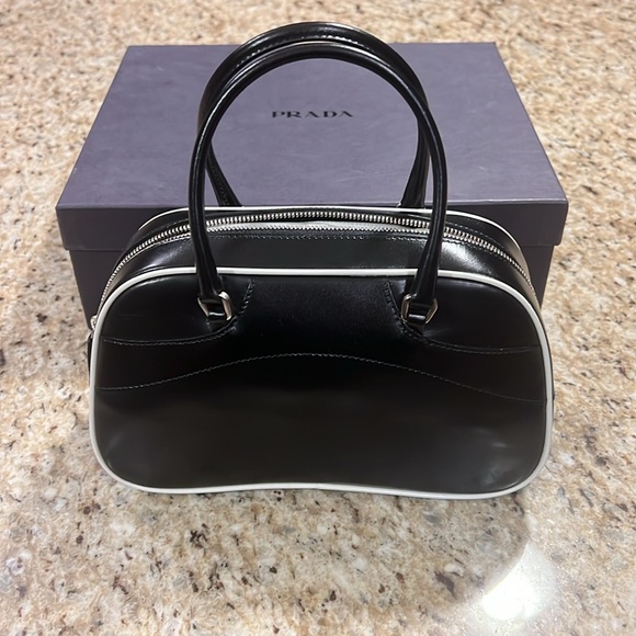 Prada Bag - Picture 3 of 10